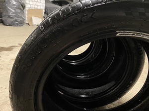 Комплект летней резины 225/50 R17 (4 фото из 5)