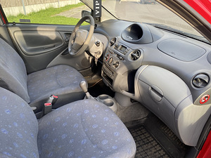 Toyota Yaris 2002a. 1.0 50kW manuaal (7 foto / 10)