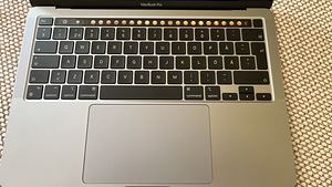 MacBook Pro 2020 M1 8/256GB (2 foto / 6)