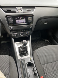 Skoda Octavia (4 фото из 7)