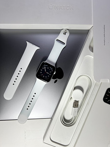 Apple Watch Series 6 GPS + LTE 44mm Aluminium Silver Aku92% (4 foto / 10)