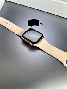 Apple Watch Series 4 GPS 40mm Gold Aluminium Aku.87% (7 foto / 7)