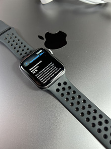 Apple Watch Series 4 Nike GPS 44mm Graphite Aluminium BH-78% (3 foto / 6)