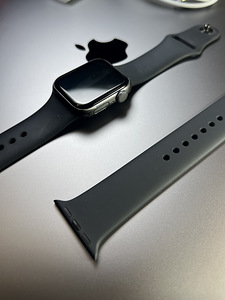 Apple Watch SE GPS 40mm Aluminium Graphite BH85% (5 foto / 8)