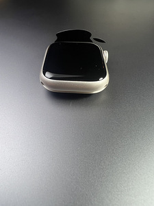 Apple Watch Series 8 GPS + LTE 41mm Starlight Aluminum BH100 (4 foto / 9)