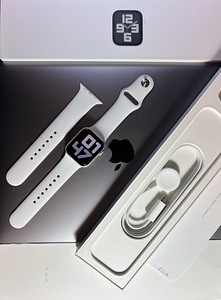 Apple Watch SE Gen.2 GPS 40 мм Silver Aluminum BH91% (1 фото из 8)