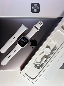 Apple Watch SE Gen.2 GPS 40 мм Silver Aluminum BH91% (2 фото из 8)