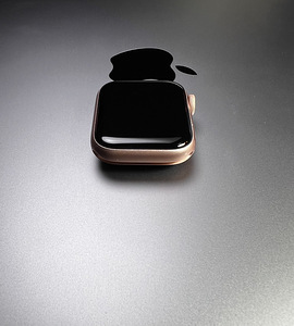 Apple Watch Series 4 GPS 40mm Gold Aluminium BH83% (7 foto / 8)