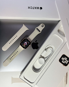 Apple Watch SE GPS 40 mm Gold Aluminum aku 88% (1 foto / 8)