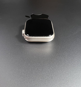 Apple Watch SE Gen.2 GPS 40 мм Starlight Aluminum BH91% (4 фото из 8)