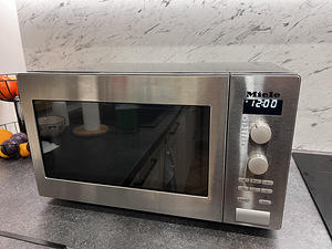 Miele Mikrolaineahi 26 L (M6012 SC) (1 foto / 9)