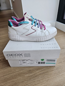 Кроссовки Geox, размер 35 (1 фото из 4)