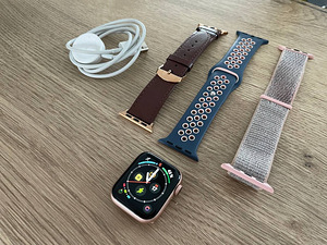 Apple Watch Seried 4 GPS (40mm) Gold (1 foto / 3)
