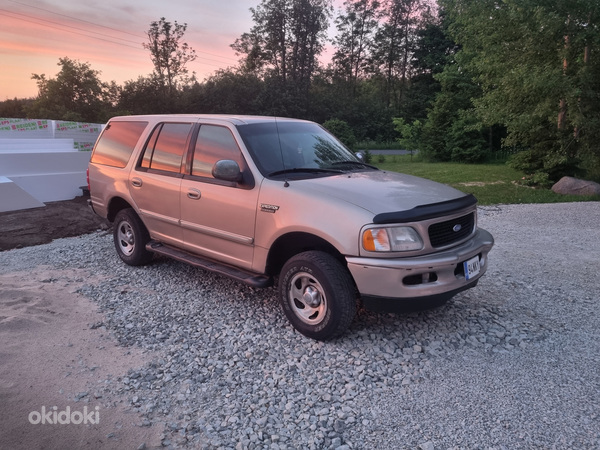 Ford Expedition (фото #2)