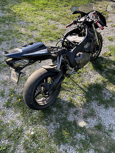 Honda cbr 1000rr 2006a (9 foto / 10)