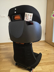 Cybex solution x-fix + Autoistme kaitsekate turvatooli alla. (2 foto / 4)