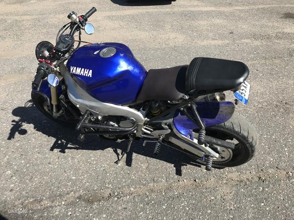 Yamaha R1 (фото #2)