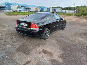 Volvo S60 2.4i (3 foto / 15)