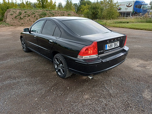 Volvo S60 2.4i (5 foto / 15)