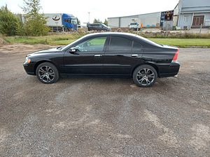 Volvo S60 2.4i (6 foto / 15)
