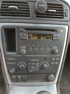 Volvo S60 2.4i (10 foto / 15)