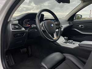 BMW 320 Shadowline 2.0 140kW 2019 (8 foto / 15)