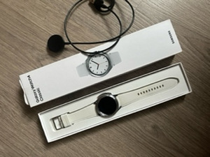 Samsung Galaxy Watch4 4 Classic женские умные часы, белые
