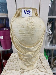 Ваза и подиум (1 фото из 2)