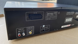 Technics SL-VM500 CD Changer (4 foto / 6)