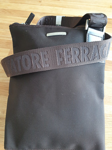 Salvatore Ferragamo meeste kott (2 foto / 9)