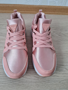 Guess tossud 39s (7 foto / 7)