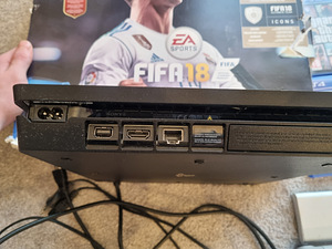 Playstation 4 1TB 2pulti +5mängu (Ps4) (2 foto / 3)