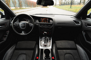 Audi A4 2008 2.7 140 kW (8 foto / 12)