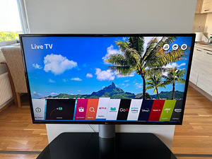 Телевизор LG 49" (1 фото из 2)
