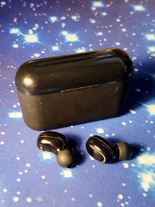 Bluetooth kõrvaklapid (4 foto / 5)