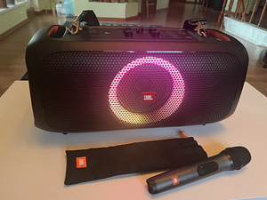 JBL Party Box колонка с микрофоном (2 фото из 3)