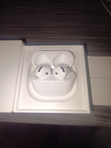 Apple airpods 4 с шумоподавлением (1 фото из 3)