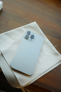 iPhone 16 Pro Max, 512GB, Natural Titanium. Kasutatud 2 näd (3 foto / 6)