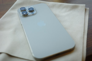 iPhone 16 Pro Max, 512GB, Natural Titanium. Kasutatud 2 näd (4 foto / 6)