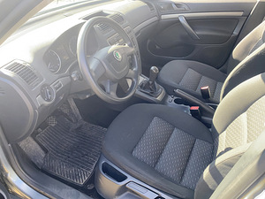 Skoda Octavia 1.2 77kW (5 foto / 13)
