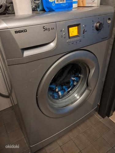 Сдам нерабочую стиральную машину Beko WMD 75125 S серый (фото #1)