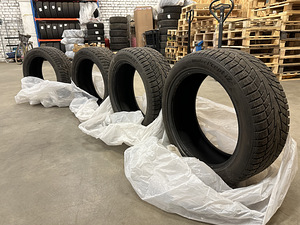 Шины Hankook Winter iCept iz2 225/45/R17 с шипами (3 фото из 5)