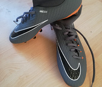 Футбольные бутсы Nike Hypervenom