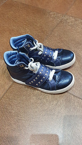 Skechers jalatsid, suurus 34 (2 foto / 4)
