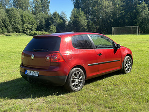 Volkswagen Golf 5 2.0tdi 103kw 2004 avtomat (7 foto / 10)