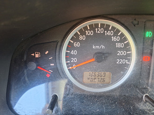 Nissan almera (5 foto / 11)