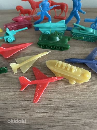 Ретро пластмассовые игрушки солдатики и техника СССР (фото #8)