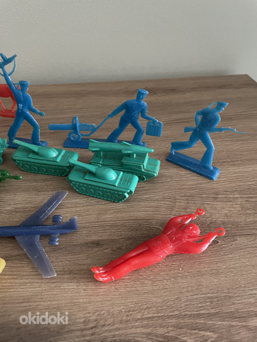Ретро пластмассовые игрушки солдатики и техника СССР (фото #9)