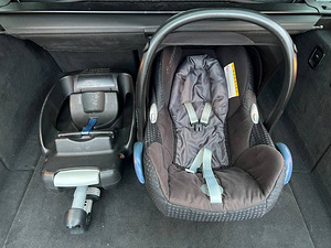 Maxi cosi (1 фото из 3)