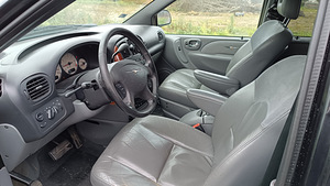 Chrysler Grand Voyager (7 foto / 7)